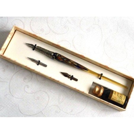 Calligrafia penna in vetro foglia d'oro e d'inchiostro