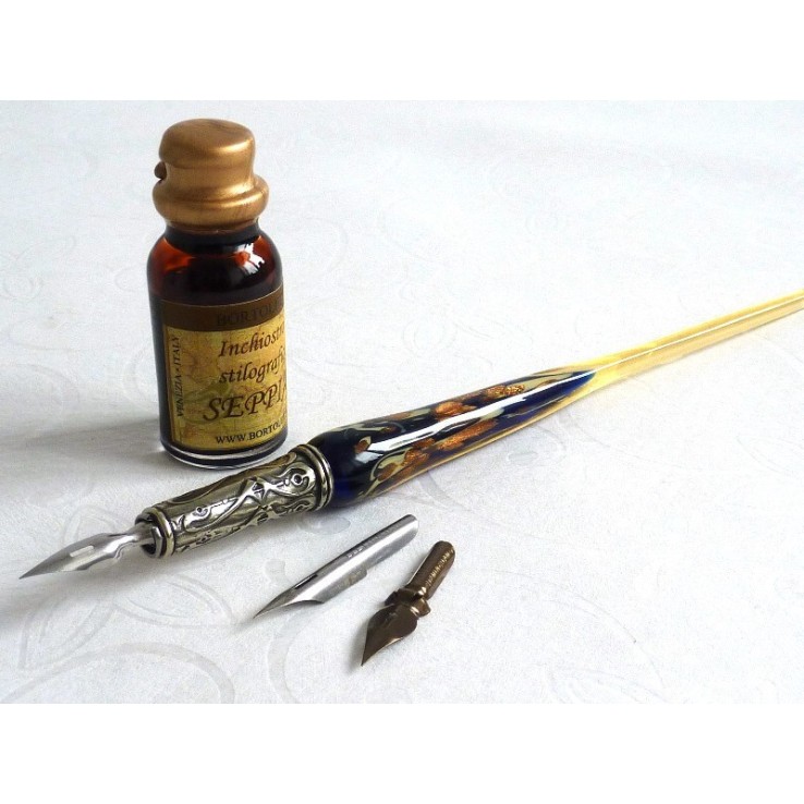 Hoja de oro de cristal Caligrafía Pluma y tinta Hoja de oro de cristal Caligrafía Pluma y tinta