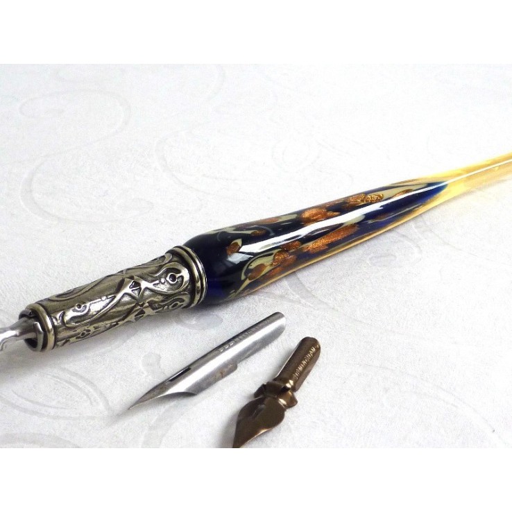 Hoja de oro de cristal Caligrafía Pluma y tinta Hoja de oro de cristal Caligrafía Pluma y tinta