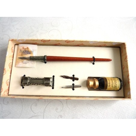 Trä kalligrafi penna, bläck och penna vila