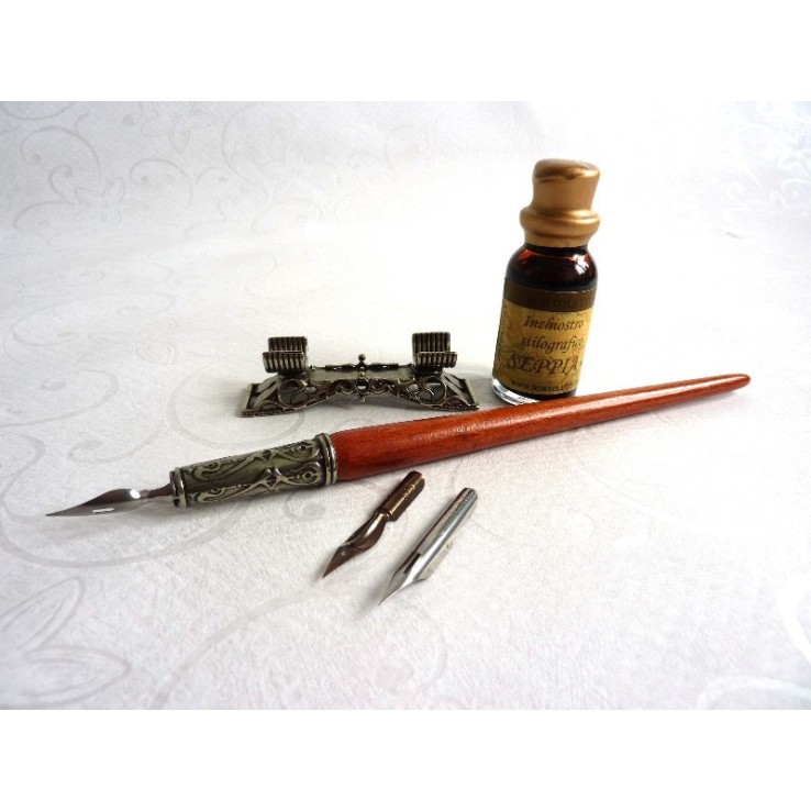 Houten kalligrafie pen, inkt en pen rust Houten kalligrafie pen, inkt en pen rust