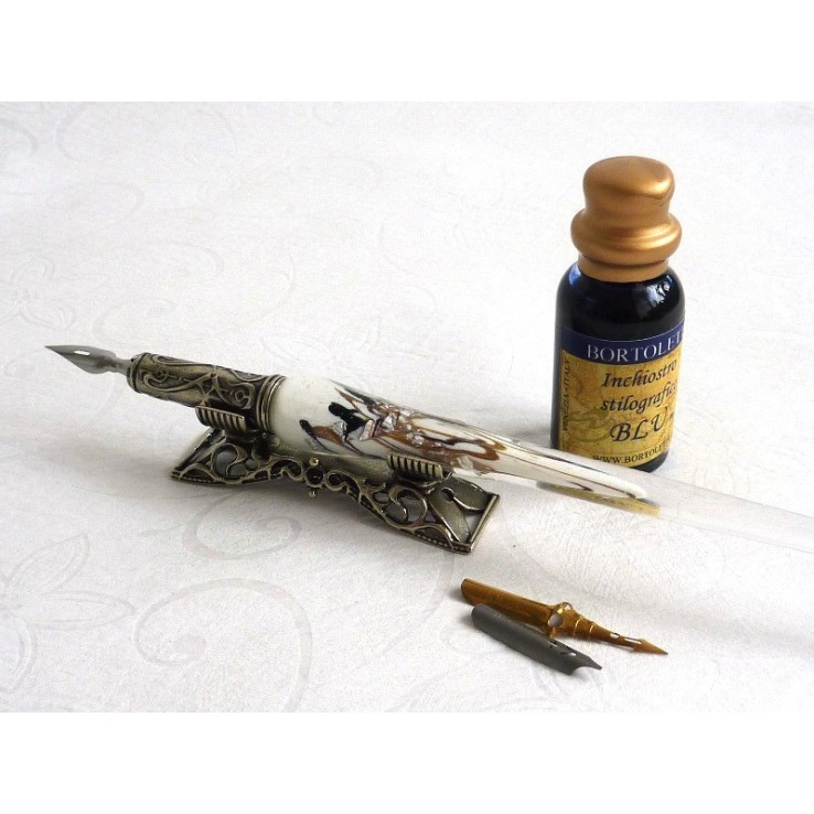 Ein silbernes Blattglas-Kalligraphiefeder-Set mit Federrest Ein silbernes Blattglas-Kalligraphiefeder-Set mit Federrest
