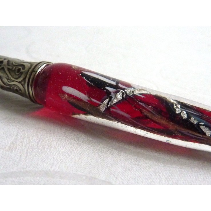 Ein silbernes Blattglas-Kalligraphiefeder-Set mit Federrest Ein silbernes Blattglas-Kalligraphiefeder-Set mit Federrest