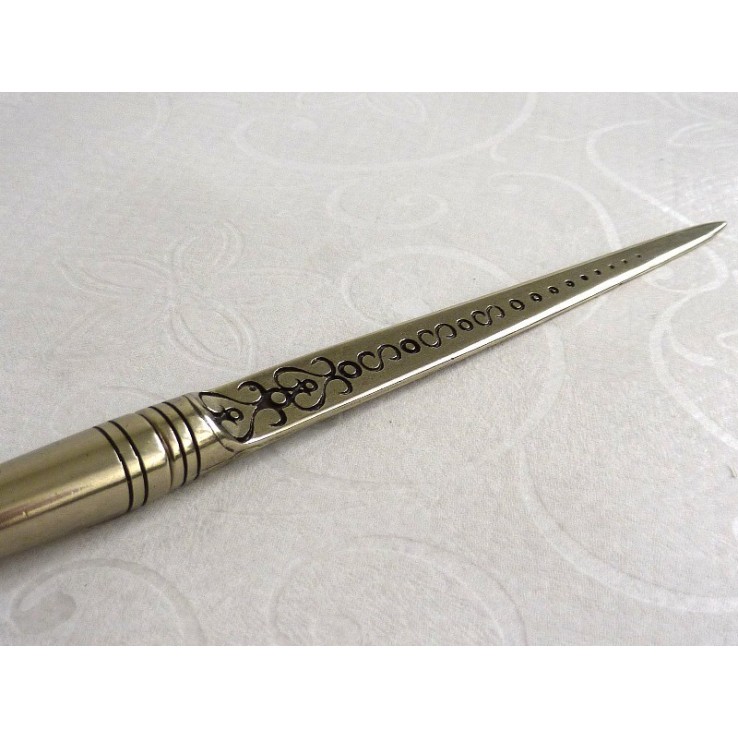 Penna di calligrafia e tagliacarte Penna di calligrafia e tagliacarte