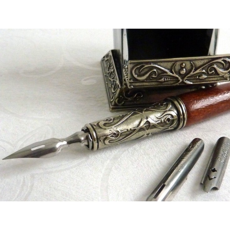 Pluma de caligrafía de madera y tintero Pluma de caligrafía de madera y tintero