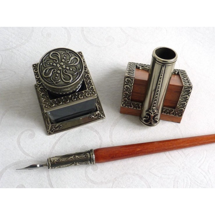 Wooden Dip Pen Inkwell & Pen Holder