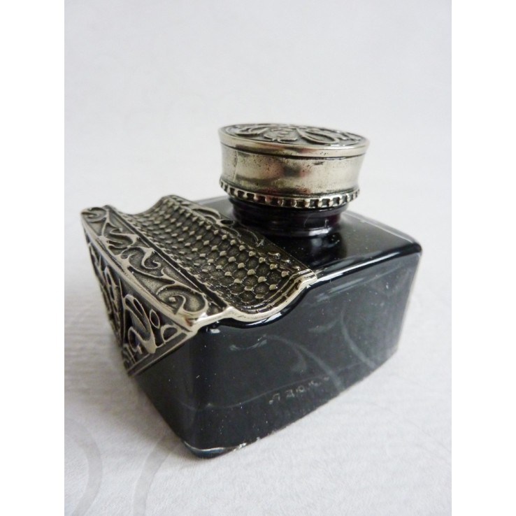 Alpaca Inkwell with Pen Rest Alpaca Inkwell with Pen Rest