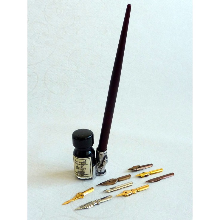 Penna calligrafica in legno Penna calligrafica in legno