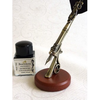 Bortoletti black feather dip pen set with five nibs and pen holder 2