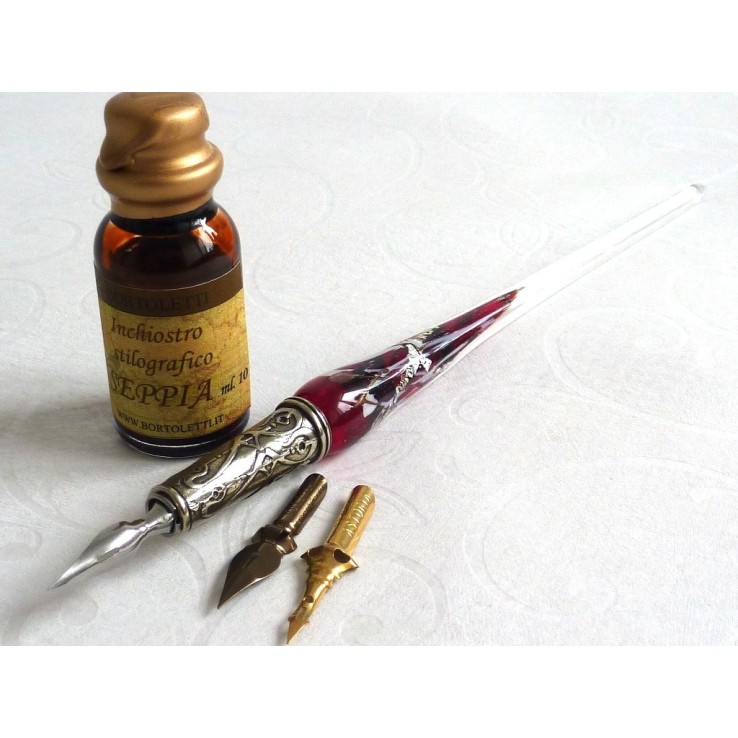Calligrafia penna in vetro foglia argento e inchiostro Calligrafia penna in vetro foglia argento e inchiostro