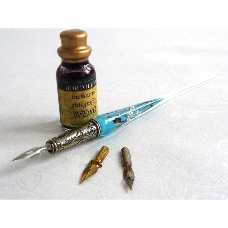 Calligrafia penna in vetro foglia argento e inchiostro Calligrafia penna in vetro foglia argento e inchiostro