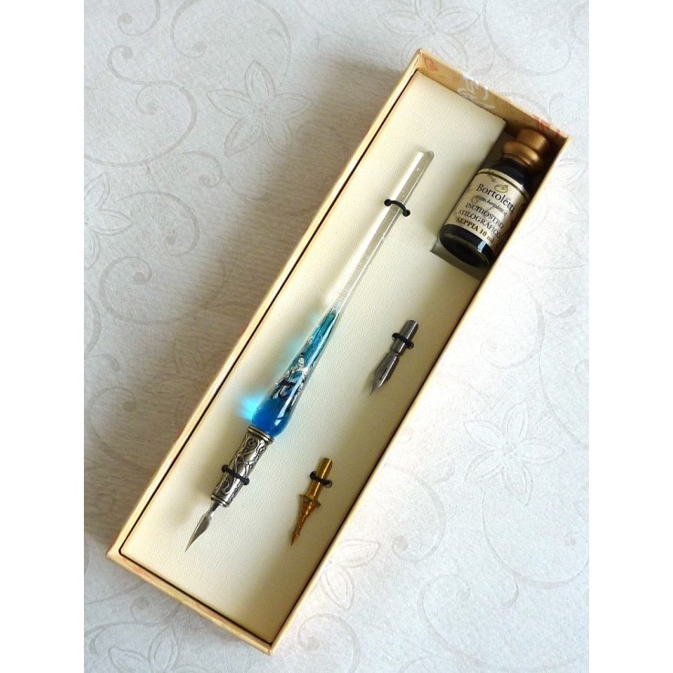 Calligrafia penna in vetro foglia argento e inchiostro Calligrafia penna in vetro foglia argento e inchiostro