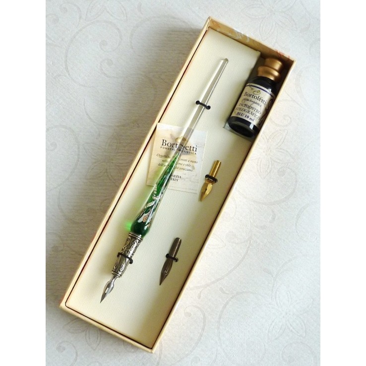 Calligrafia penna in vetro foglia argento e inchiostro Calligrafia penna in vetro foglia argento e inchiostro