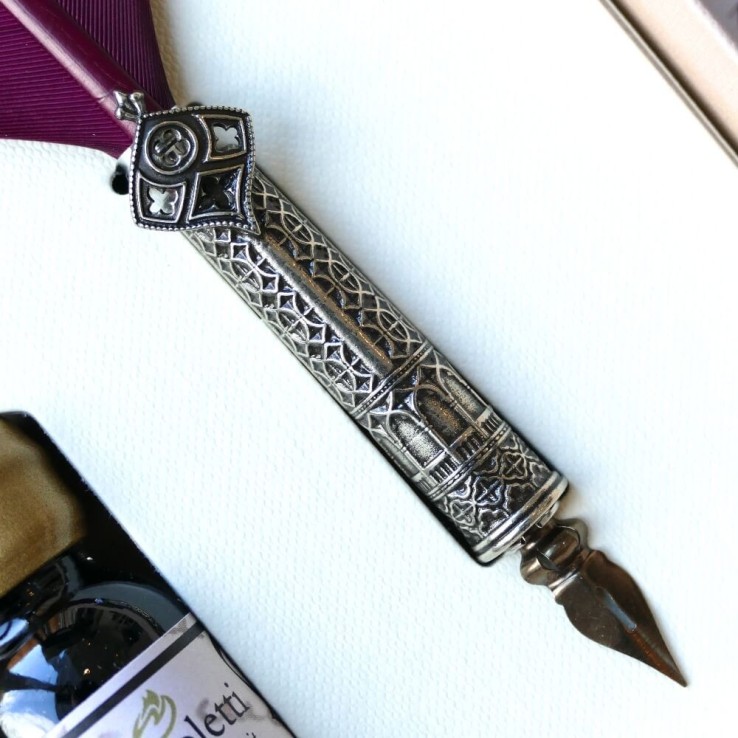 Bortoletti CA 'D'Oro Feather Pen Close-up met decoratieve handvat