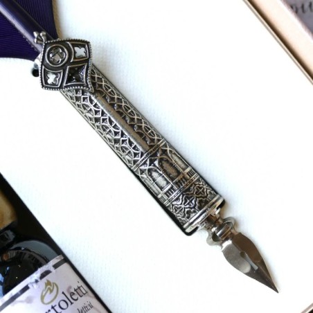 Stylo plume orné et encre