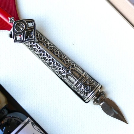 Pluma adornada y tinta