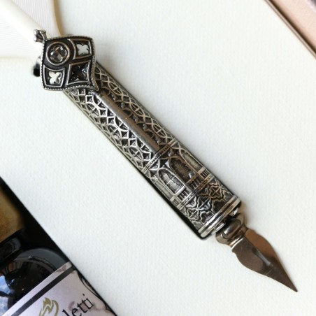 Pluma adornada y tinta