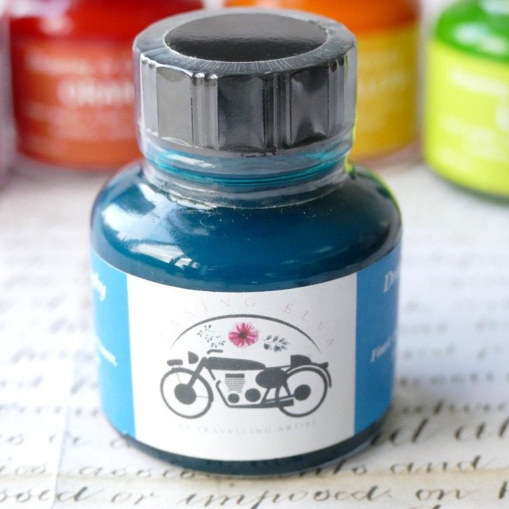 Teal Chasing Elva Encre acrylique de Rebecca Jones