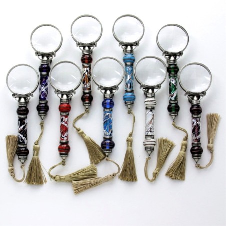 Suurennuslasi ja kirjeenavaaja - Bernini