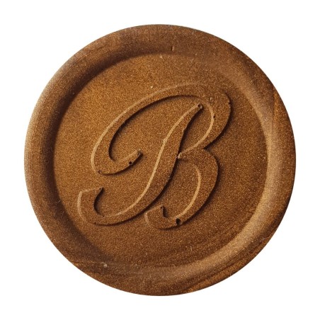 Warm bronze wax seal created with Bortoletti sealing wax