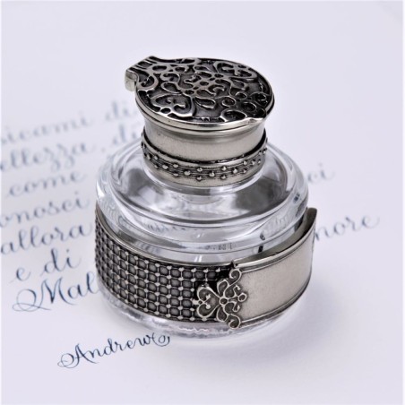 Detalle de tapa biszudo blanco bronce en Bortoletti CAL55 INKWELL