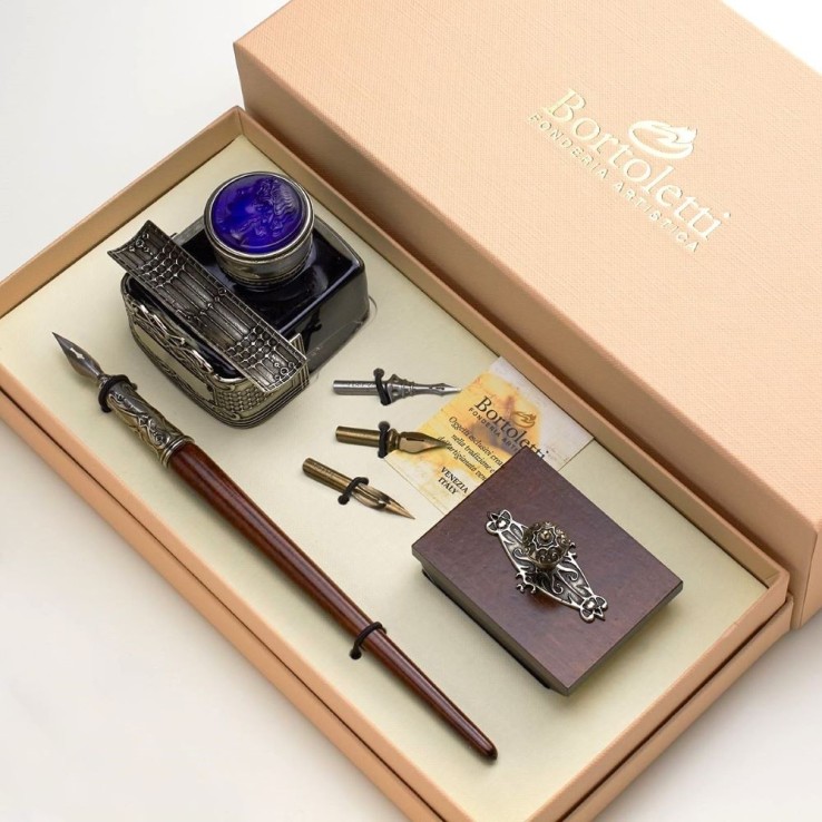 Bortoletti Conjunto de caligrafía de madera de esquina con camafeo tintero