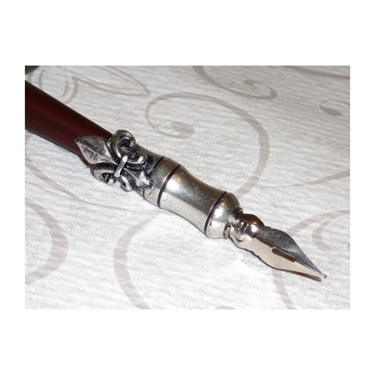 Penna per calligrafia in legno e peltro Penna per calligrafia in legno e peltro