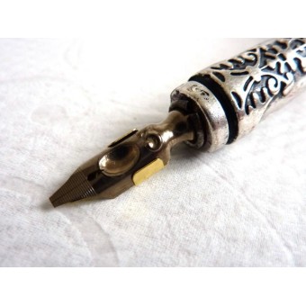 Rotonde pennini calligrafia a mano e serbatoi 2