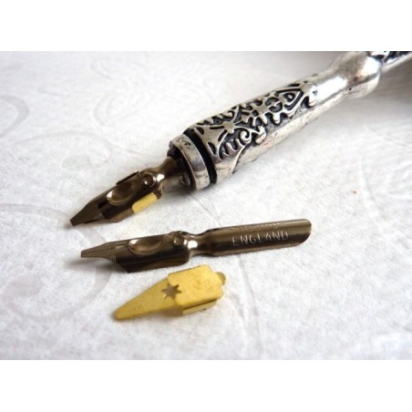 Rund Handkalligraphie Nibs und Stauseen