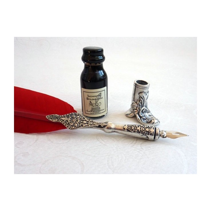 Roter Federstift, Stiefelhalter & Tinte Roter Federstift, Stiefelhalter & Tinte